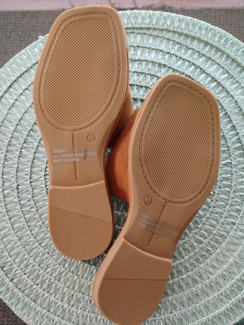 NWOT ROUGE HELIUM WOMEN'S SANDALS - Picture 4 of 6